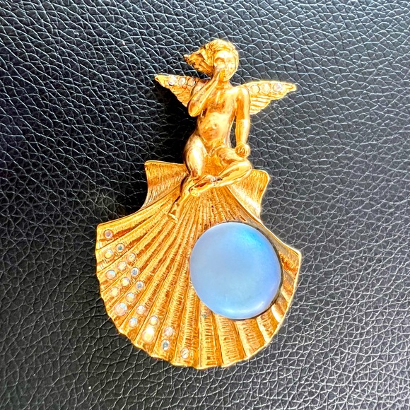 Kirks Folly Whispering Cherub Scallop Shell Aurora Borealis Pin Pendant GoldTone - Picture 2 of 8
